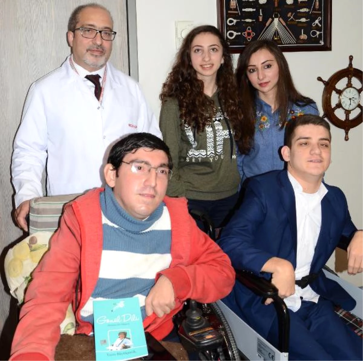 Serebral Palsi Hastası Genç, Yaşadıklarını Kitap Haline Getiriyor