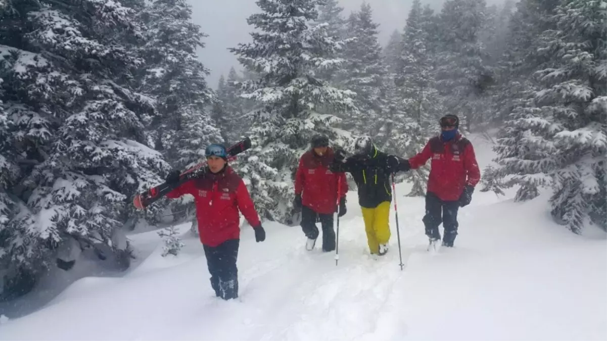 Uludağ\'da Kaybolan Kayakçı Jandarma Ekipleri Tarafından Bulundu.