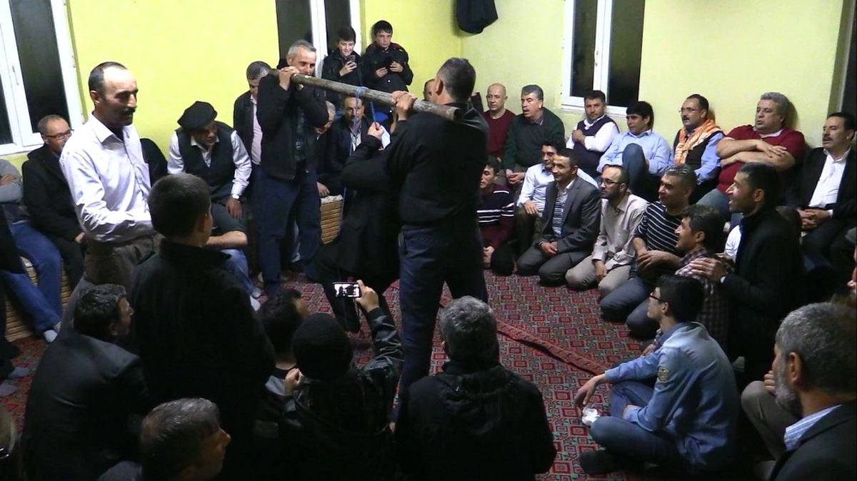 Uşak\'ta Asırlardır Yaşatılan Geleneksel Oyunlar Bağları Güçlendiriyor