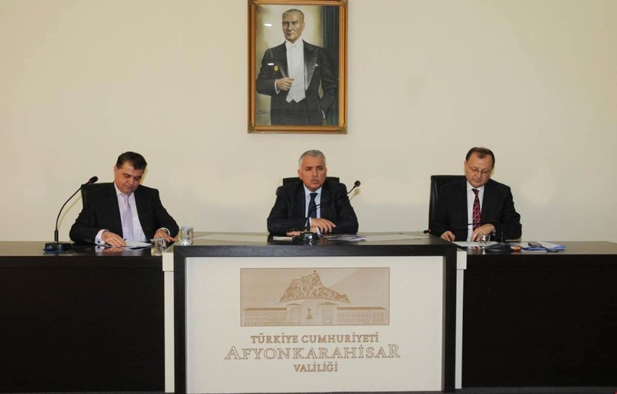 Vali Yıldırım Vatandaşların Şikayet ve Taleplerini Dinledi