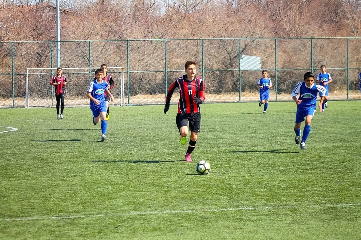 Yıldız Erkekler Futbol İl Birinciliği Müsabakaları Devam Ediyor