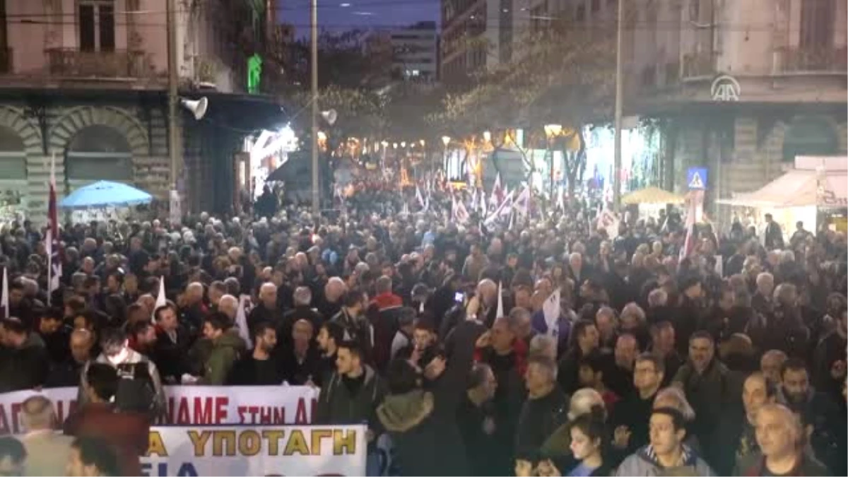 Yunanistan\'da "Kemer Sıkma" Karşıtı Gösteri