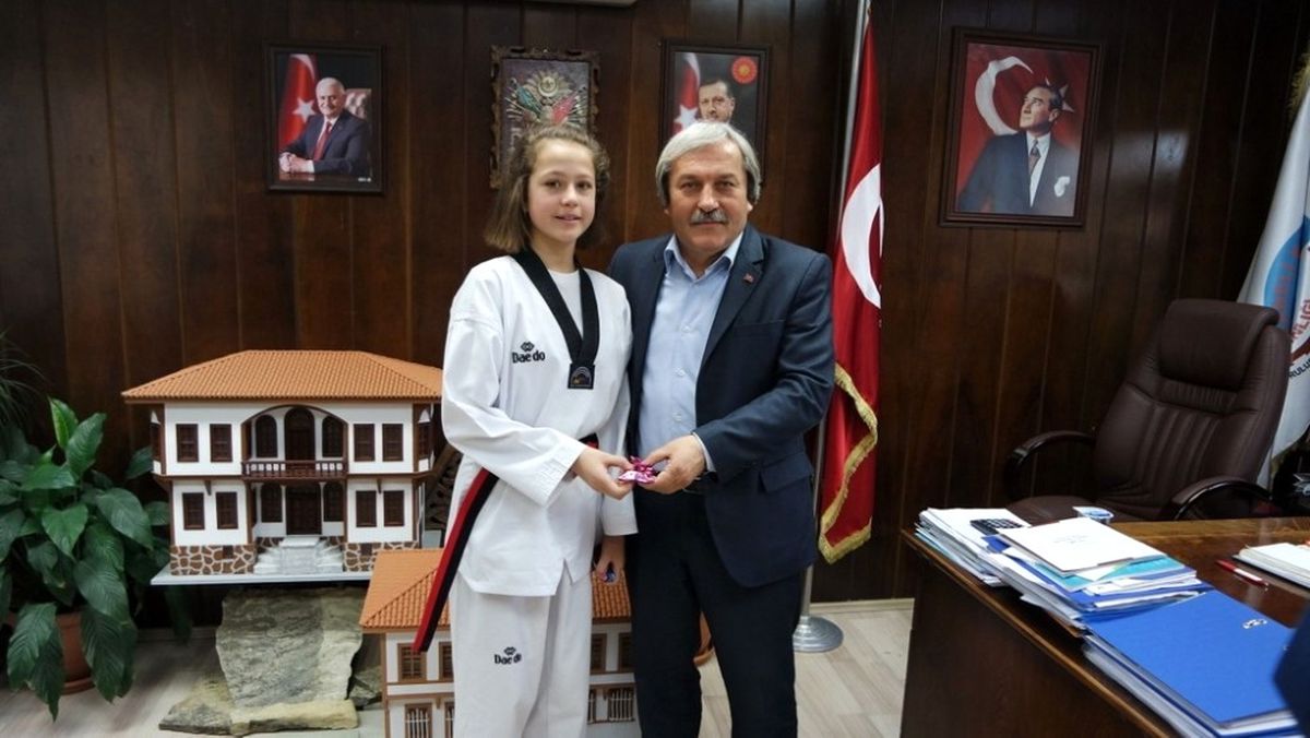 Zehra Arı, Osmaneli\'ne İki Madalya Daha Kazandırdı