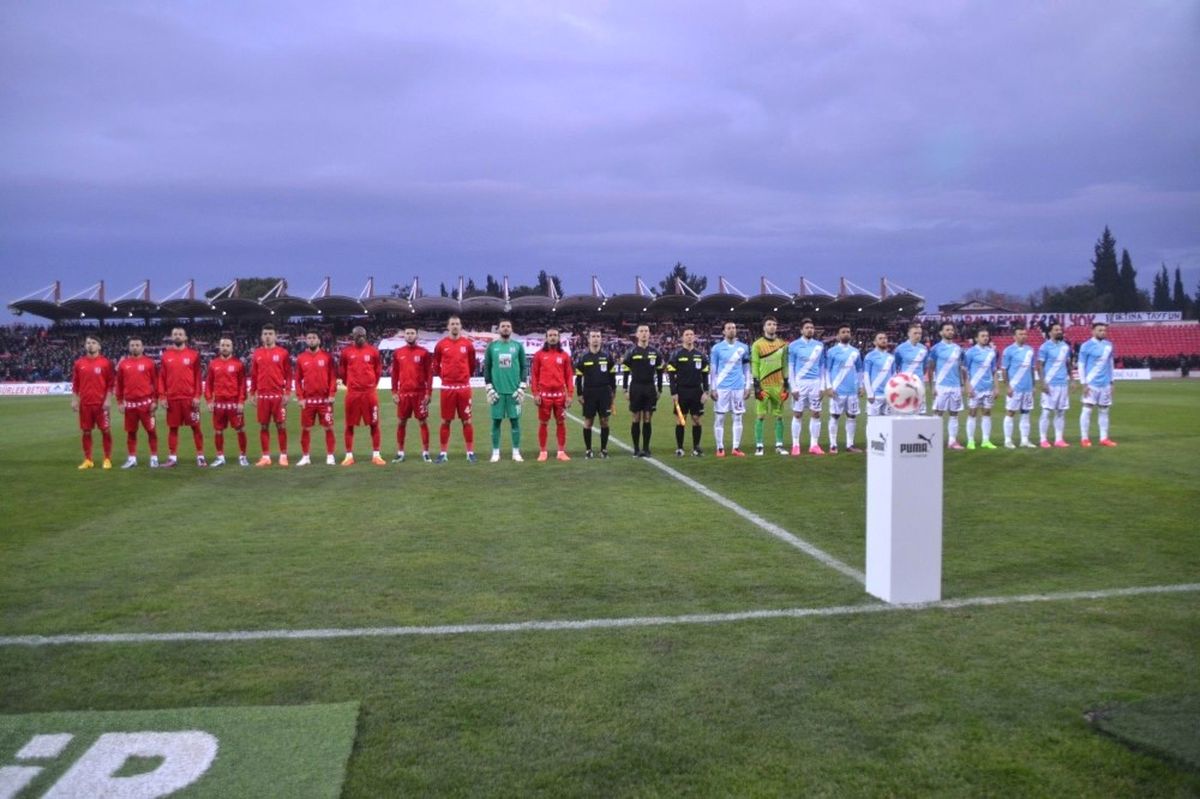 5-0\'lık Maçın Topları Satışa Çıktı