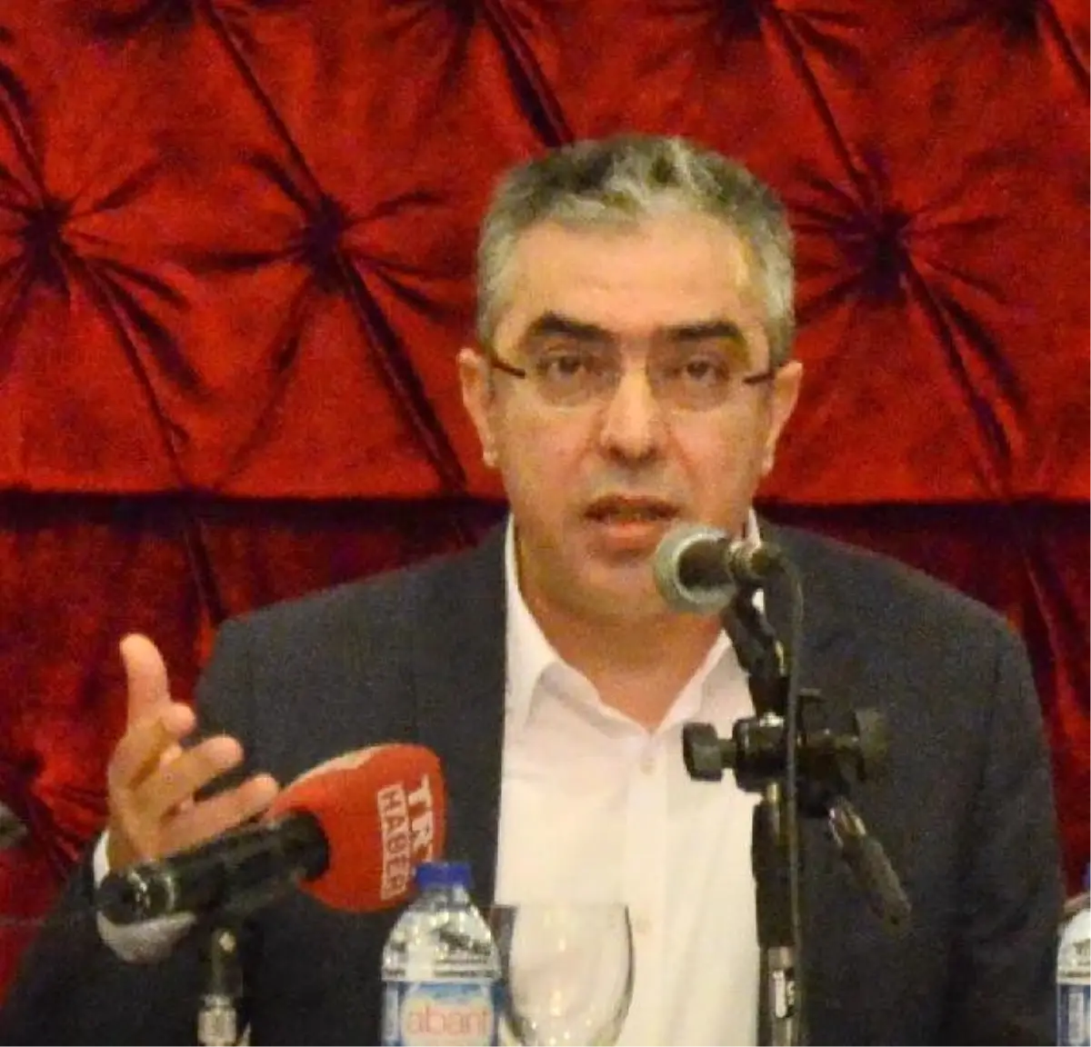 Anayasa Değişikliği Tanıtım Grubu İzmir\'de Konuştu