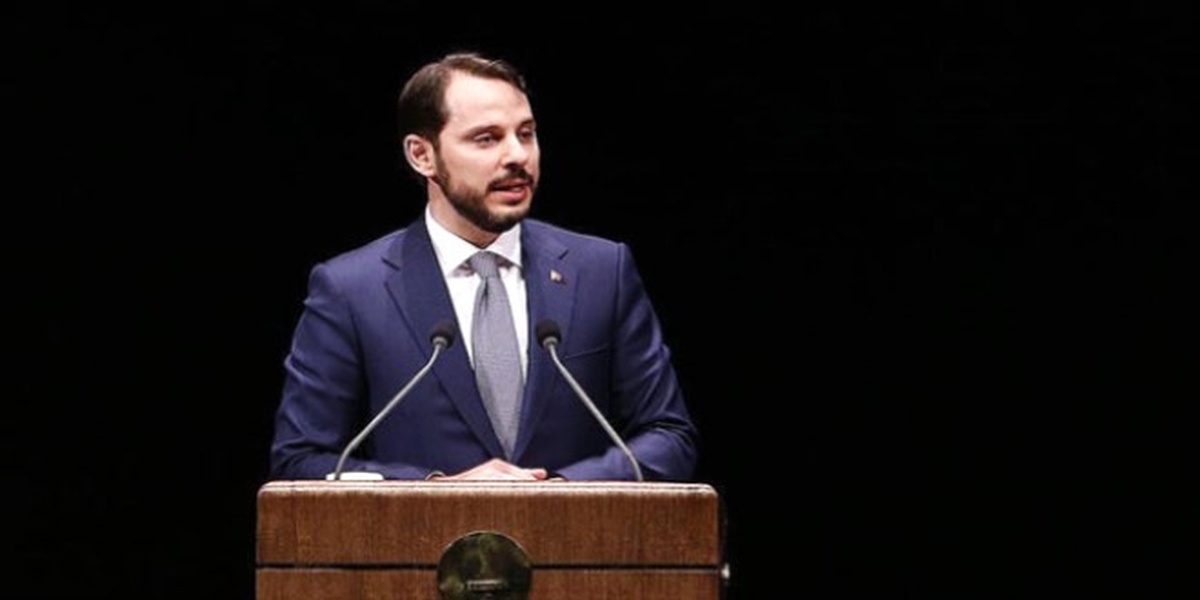 Bakan Albayrak: "Türk Siyasetinde Yok Olmaya Yüz Tutacaklardır"