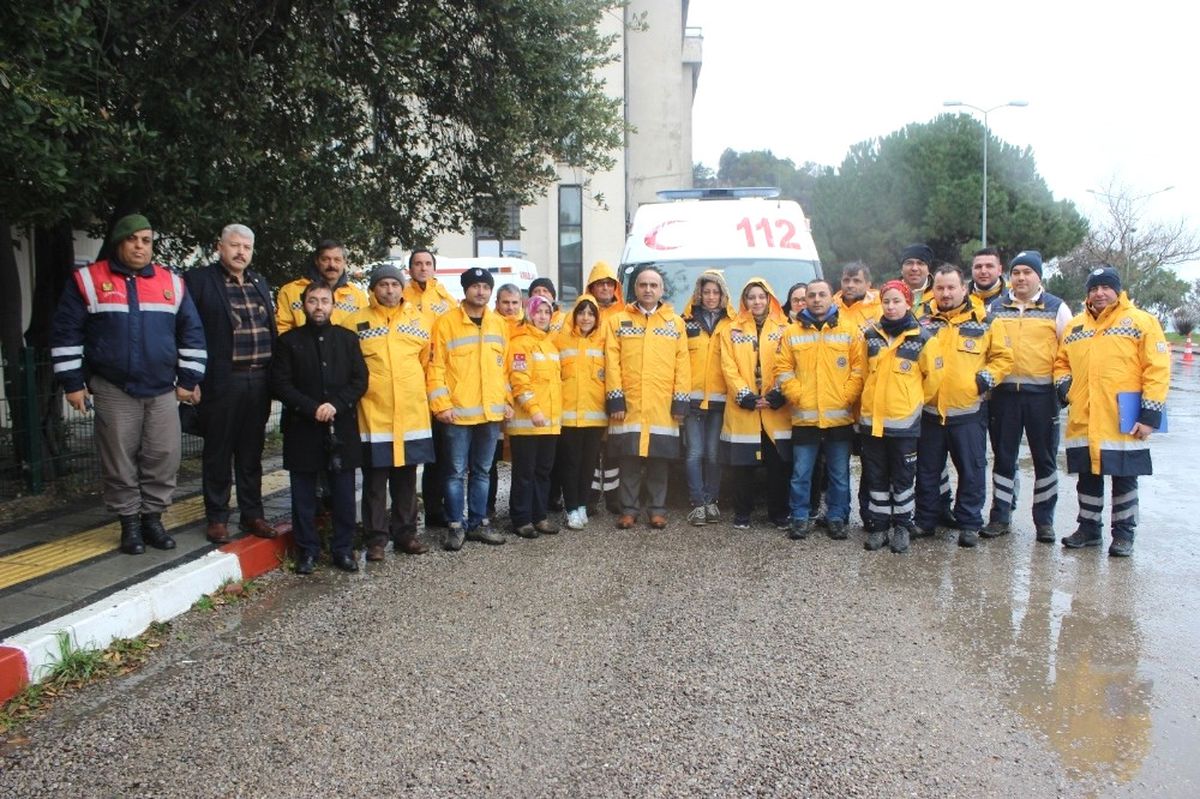 Bartın\'da Ambulans Şoförlerine Sürüş Teknikleri Eğitimi Verildi