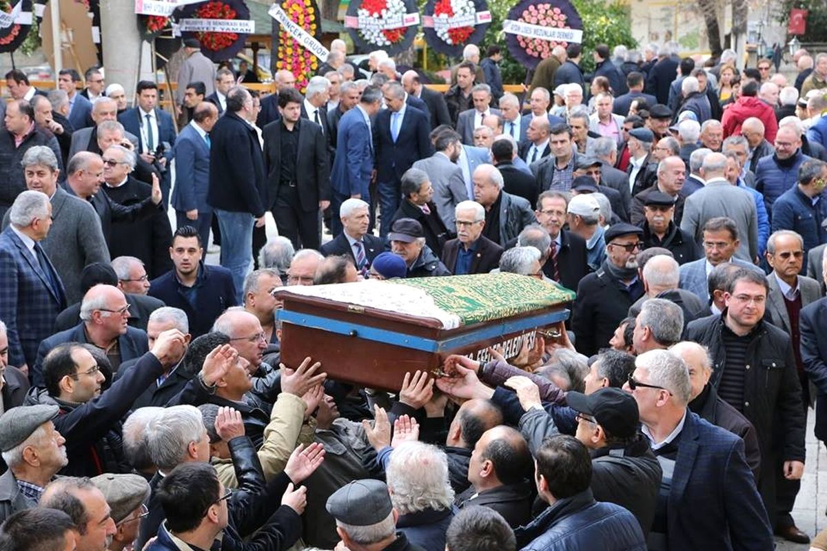 Başkan Özakcan\'ın Kayınvalidesi Son Yolculuğuna Uğurlandı