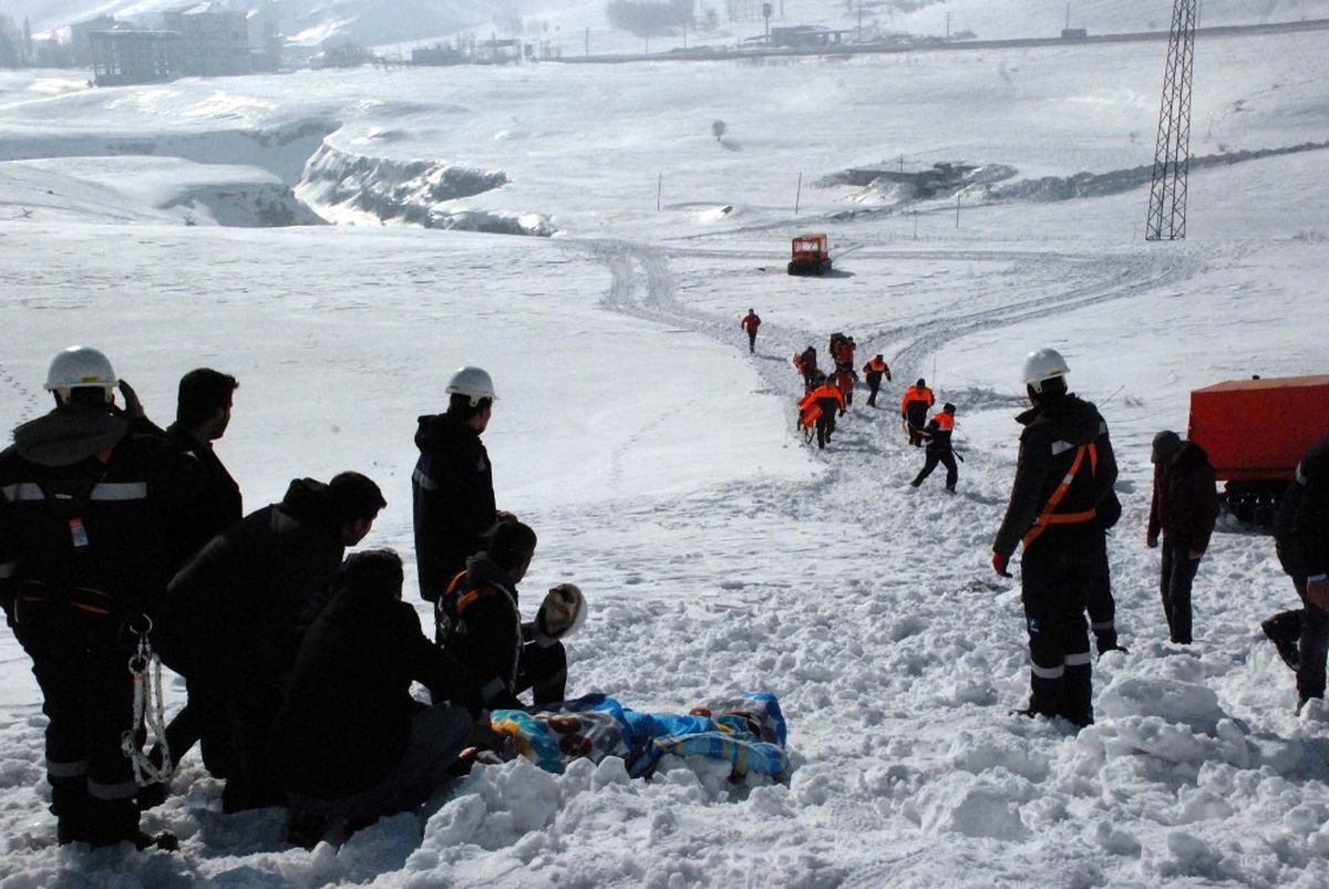 Bitlis\'te Gerçeği Aratmayan Çığ Tatbikatı