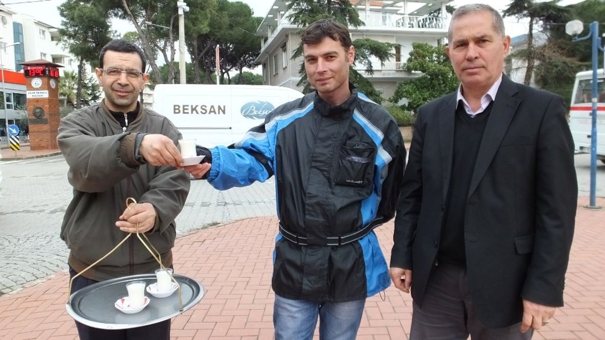 Burhaniye\'de Kahvehanelerde Süt Satışı Arttı