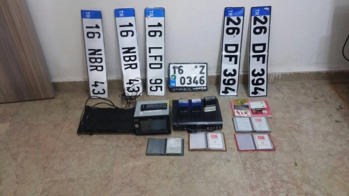 Bursa\'da Uyuşturucu Baskını Yapılan Ev Cephanelik Çıktı