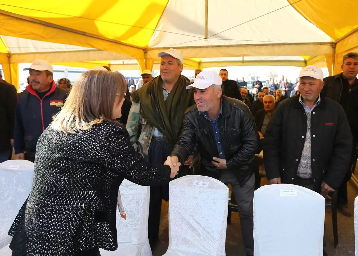 Büyükşehir\'den Çiftçilere "KOYUN Süt Yemi" Desteği