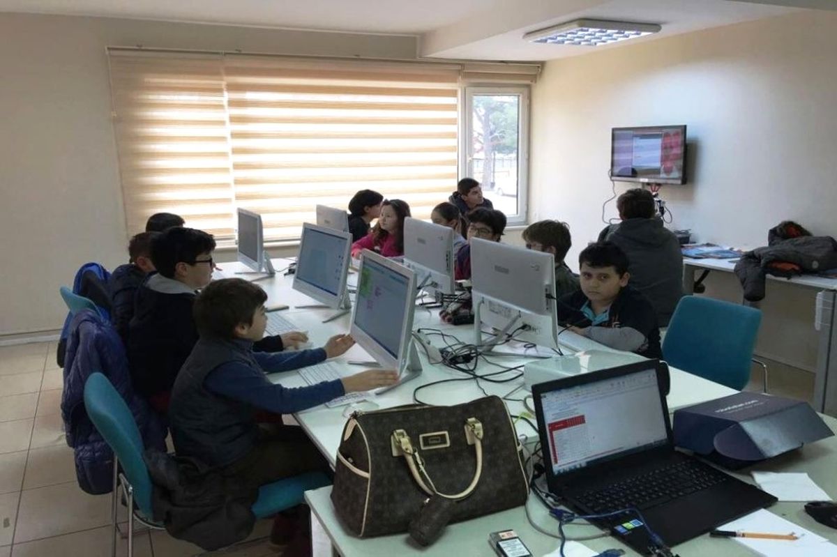 Çocuklar "Geleceği" Kodluyor