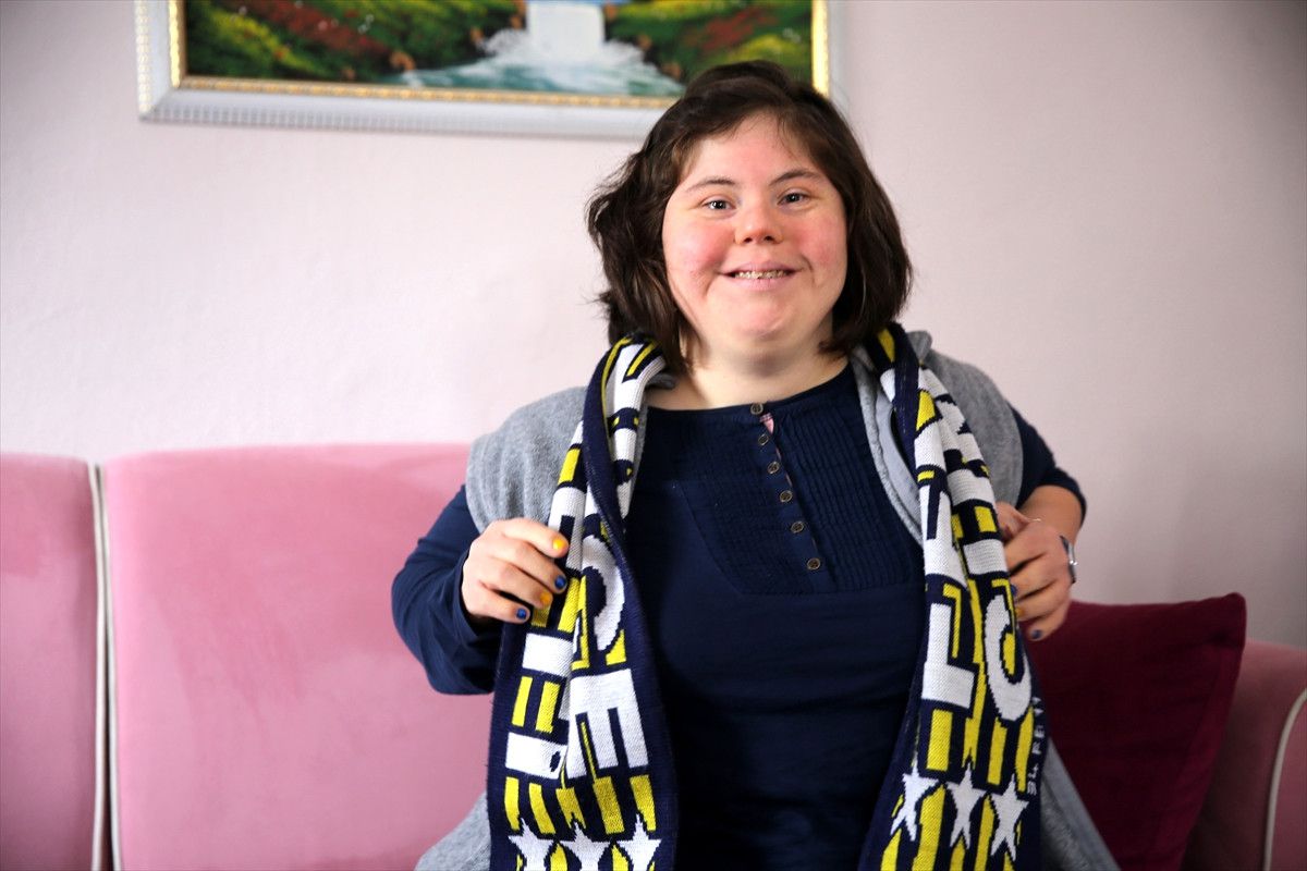 Down Sendromlu Serap\'a Fenerbahçe Sürprizi