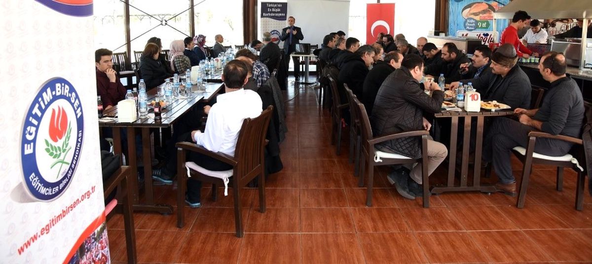 Eğitim Bir-Sen Üyeleri Sertifikalarını Aldı