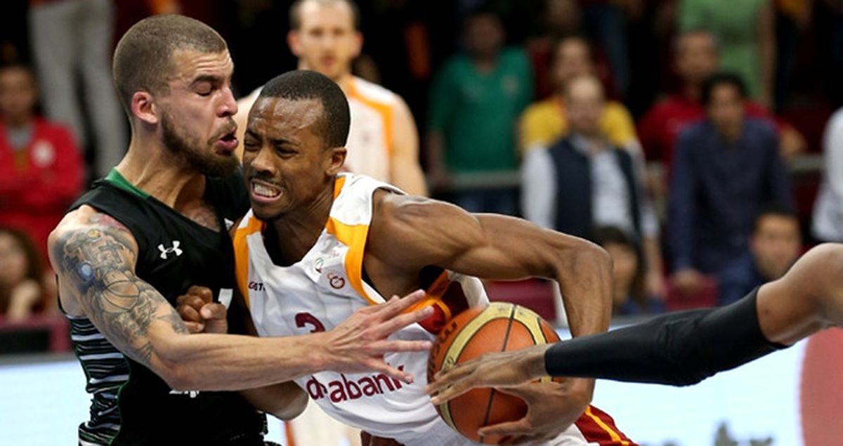 Galatasaray\'ın Eski Basketbolcusu McCollum, Kulübün Telefonlarına Cevap Vermiyor