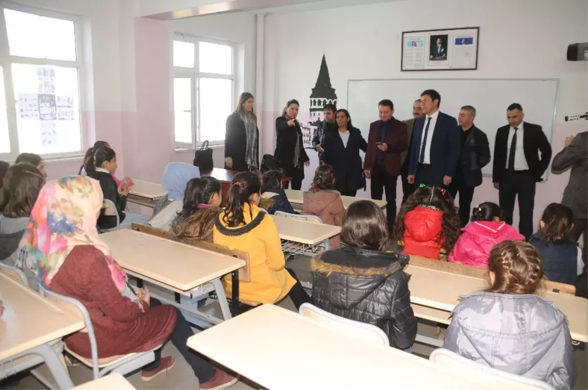 Gap, Burs Verenler ve Alanları Buluşturdu