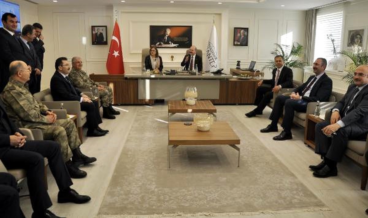 Gaziantep\'te, Bakan Soylu Başkanlığında Güvenlik Toplantısı (3)