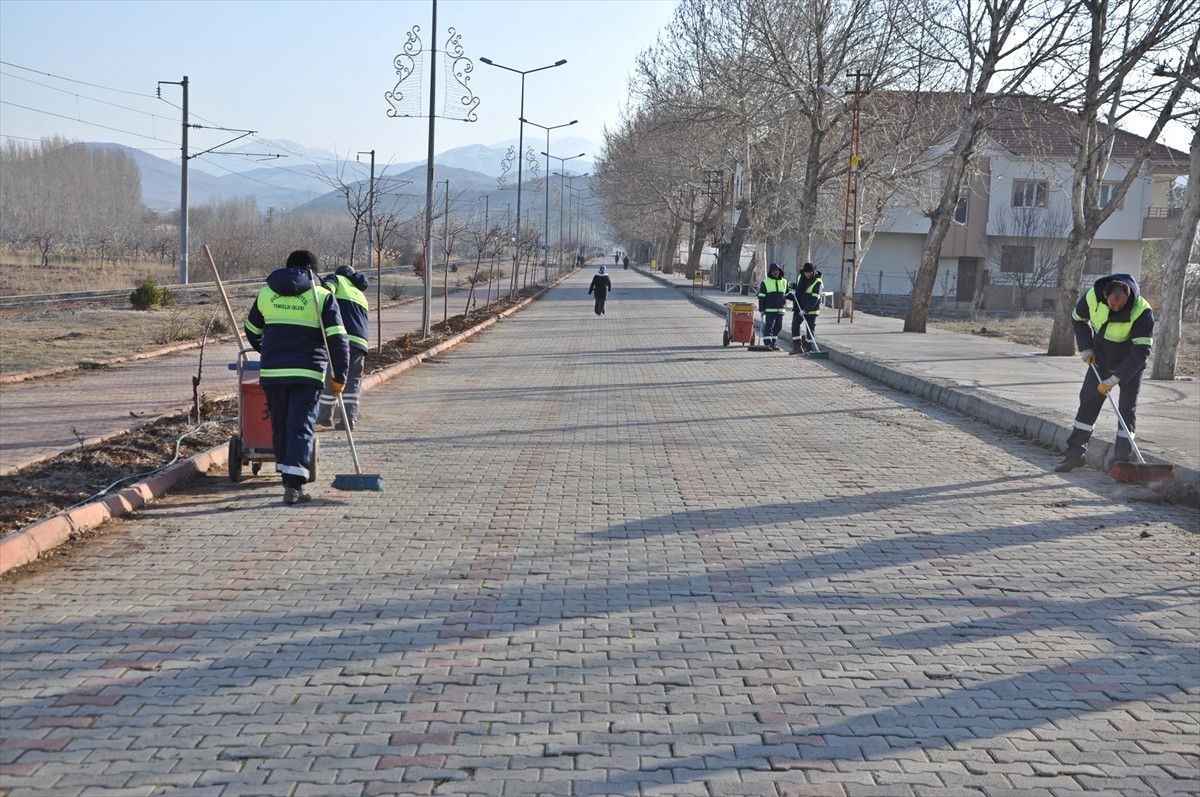 Gölbaşı\'nda Çevre Temizliği