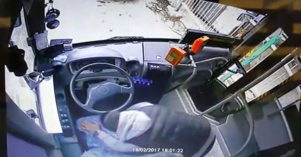 Halk Otobüsünden Bozuk Paraları Çaldı