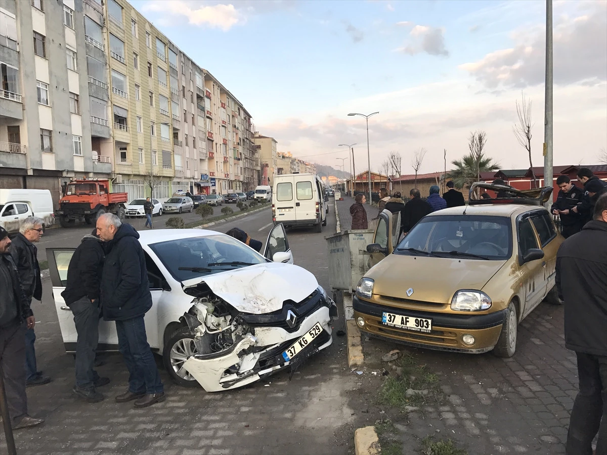 İnebolu\'da Trafik Kazası : 2 Yaralı
