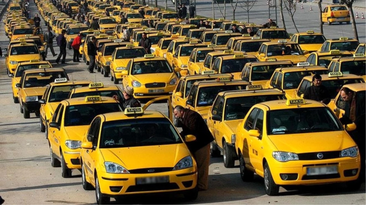 İstanbul\'da Turkuaz Taksi Dönemi, Rengi de Fiyatı da Farklı Olacak