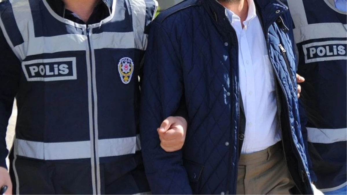 İzmir\'de Fetö Şüphelisi Tutuklandı