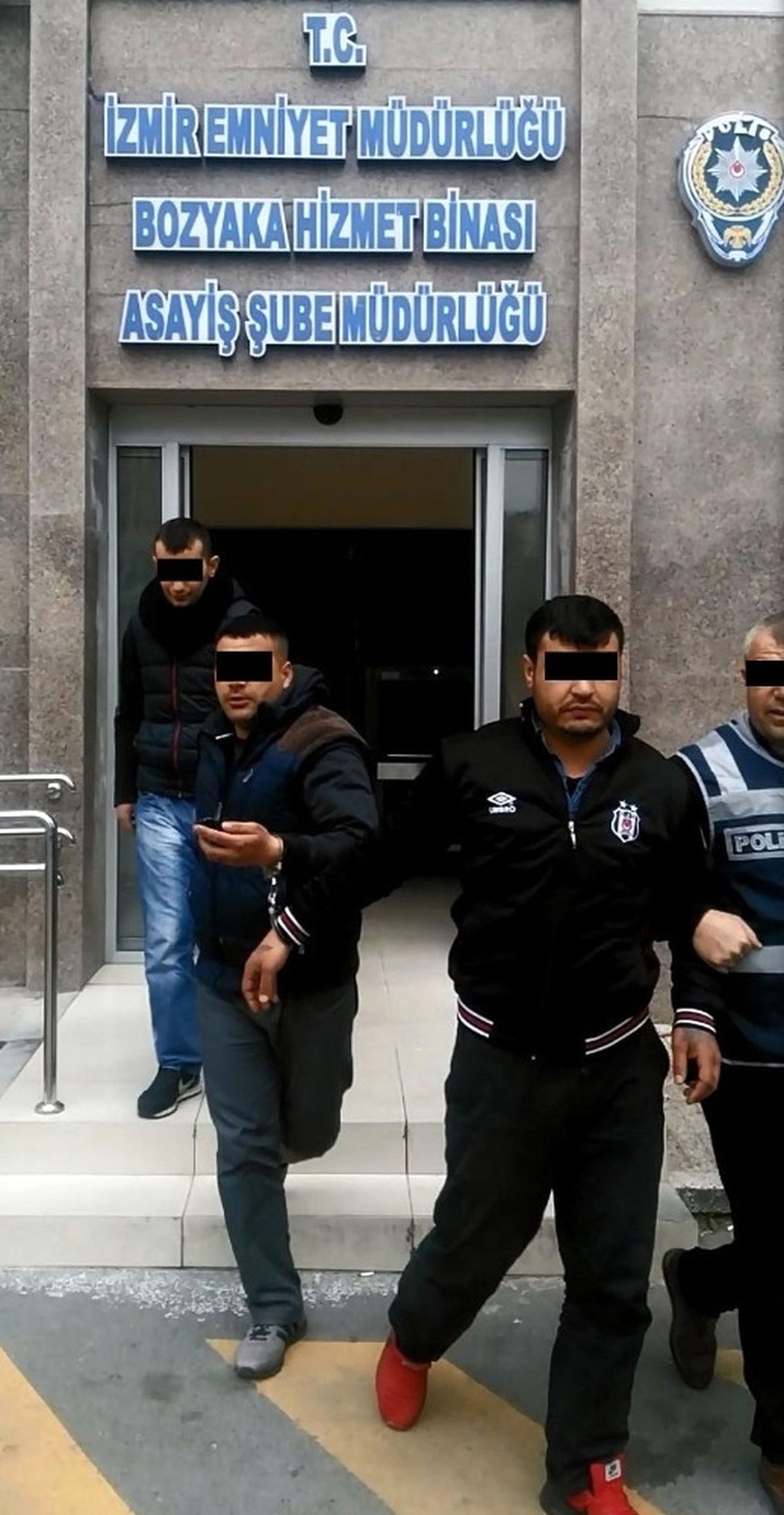 İzmir\'de Hırsızlık: 2 Kişi Tutuklandı