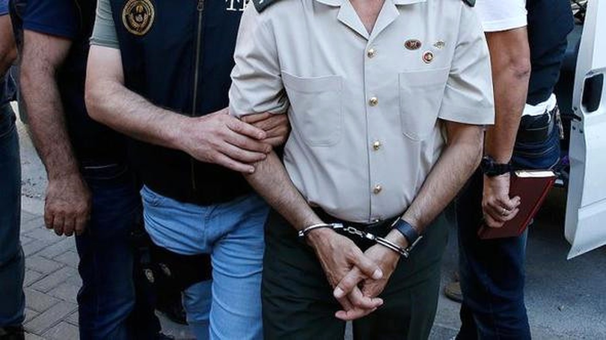 İzmir Merkezli 7 İlde FETÖ Operasyonu: 12 Jandarma Gözaltında