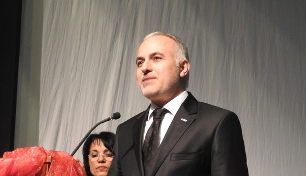 Kızılay\'ın Doğal Maden Suyu Premium Şişelerde