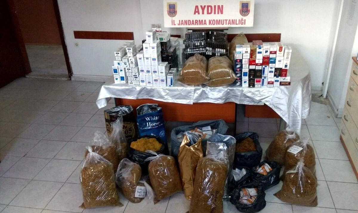 Kuşadası\'nda Kaçak Sigara ve Tütün Operasyonu