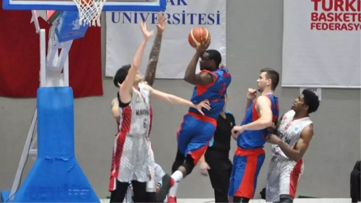 Muratbey Uşak-Csm Csu Oradea: 108-82