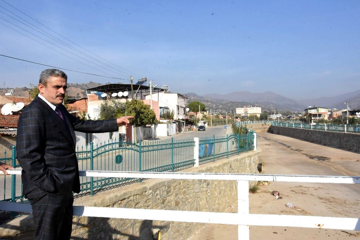 Nazilli Belediyesi, Dereköy Çayını Temizledi