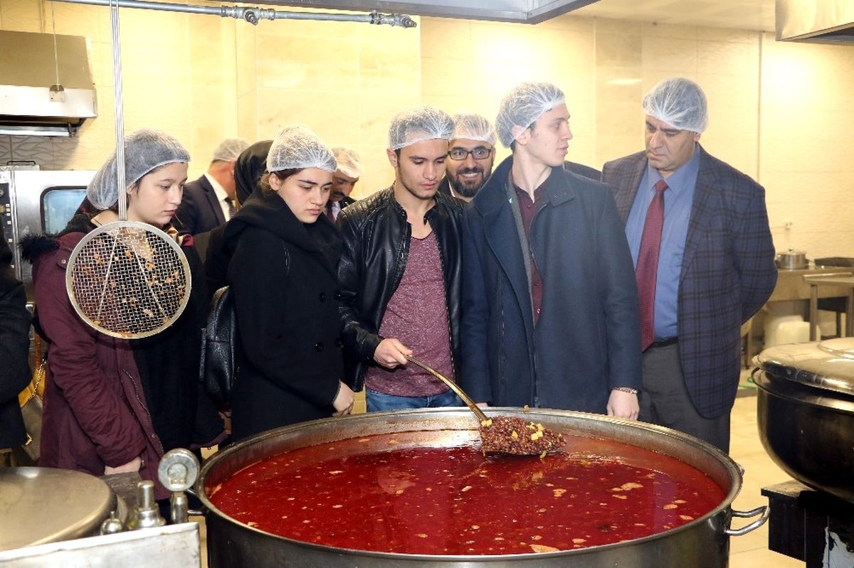 Rektör\'den Yemekhane Baskını