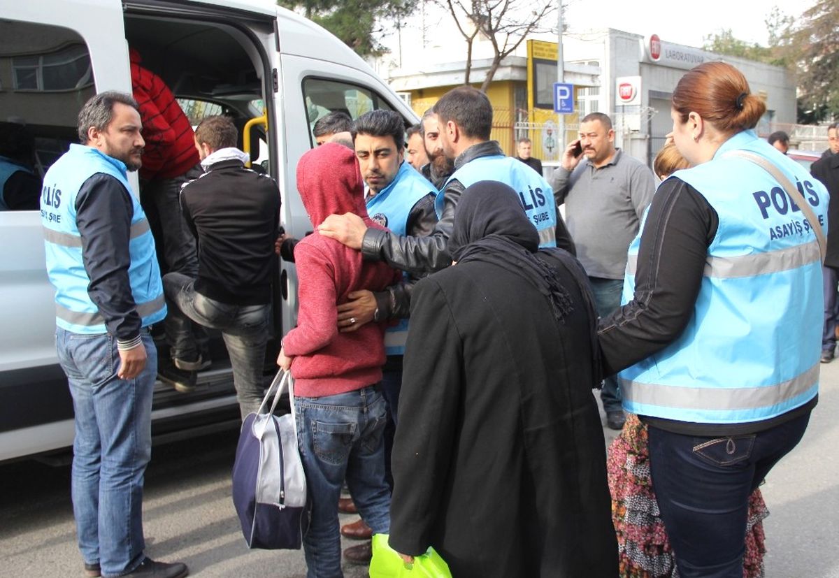 Samsun\'da Aranan Şahıslara Operasyon: 42 Gözaltı