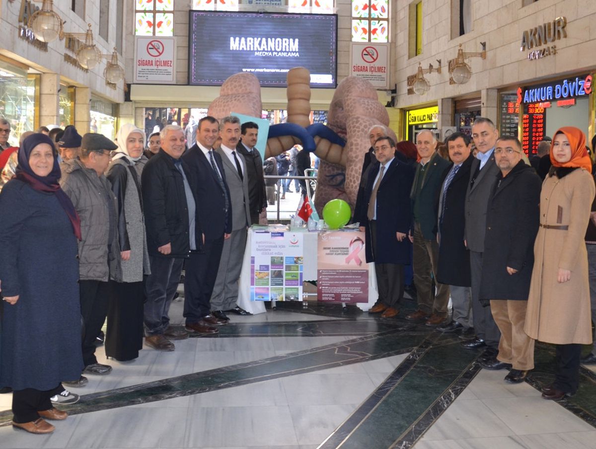 Sigaranın Zararları Dev Maketle Anlatılıyor