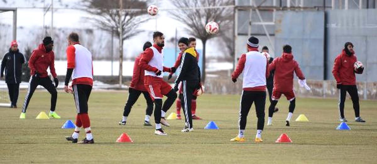 Sivasspor Teknik Direktörü Bakkal: "Artık Final Oynuyoruz"