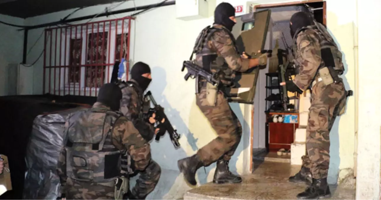 İstanbul\'da DEAŞ Hücrelerine Baskın! 35 Kişi Gözaltında