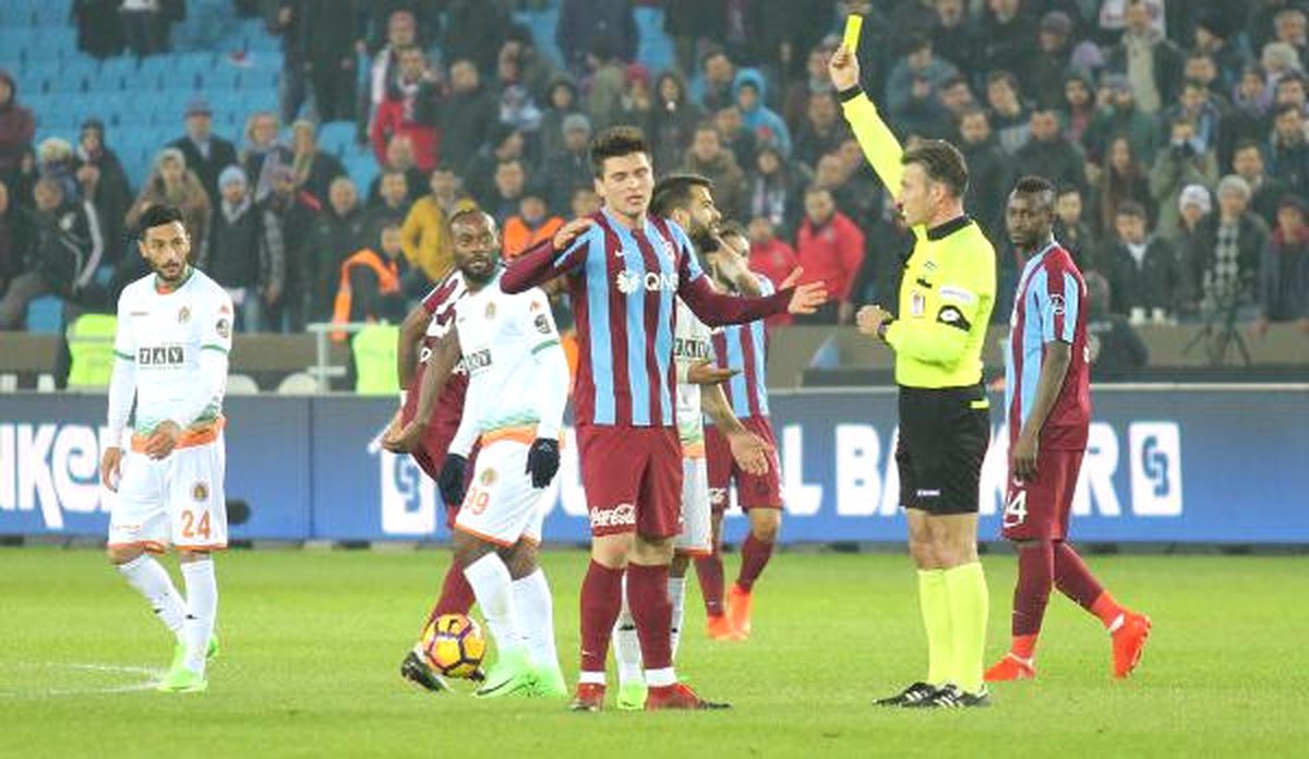 Trabzonspor\'da Zorunlu Değişiklik