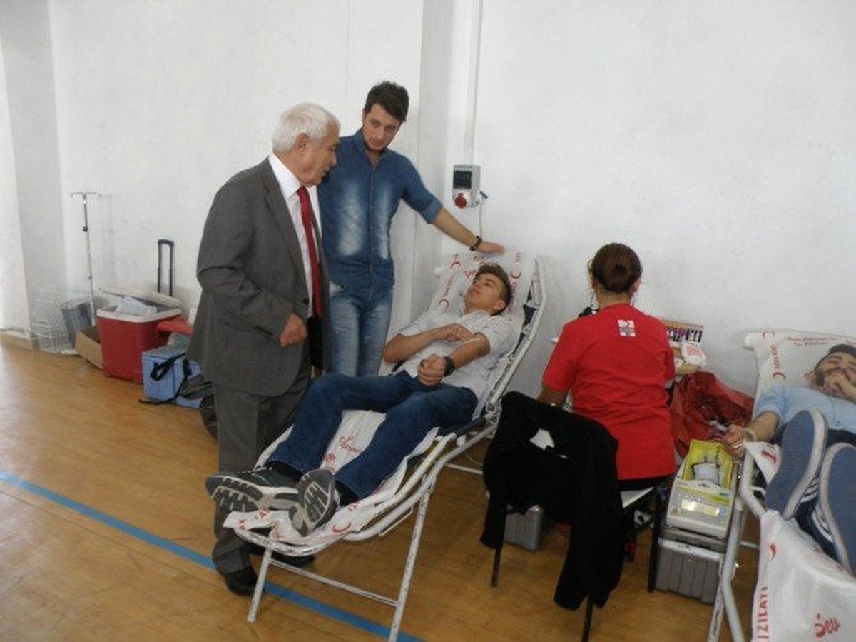 Üniversitede Kan Bağışı Kampanyası Düzenlendi