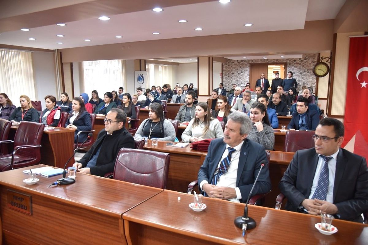 Yunusemre\'de Eğitimler Sürüyor