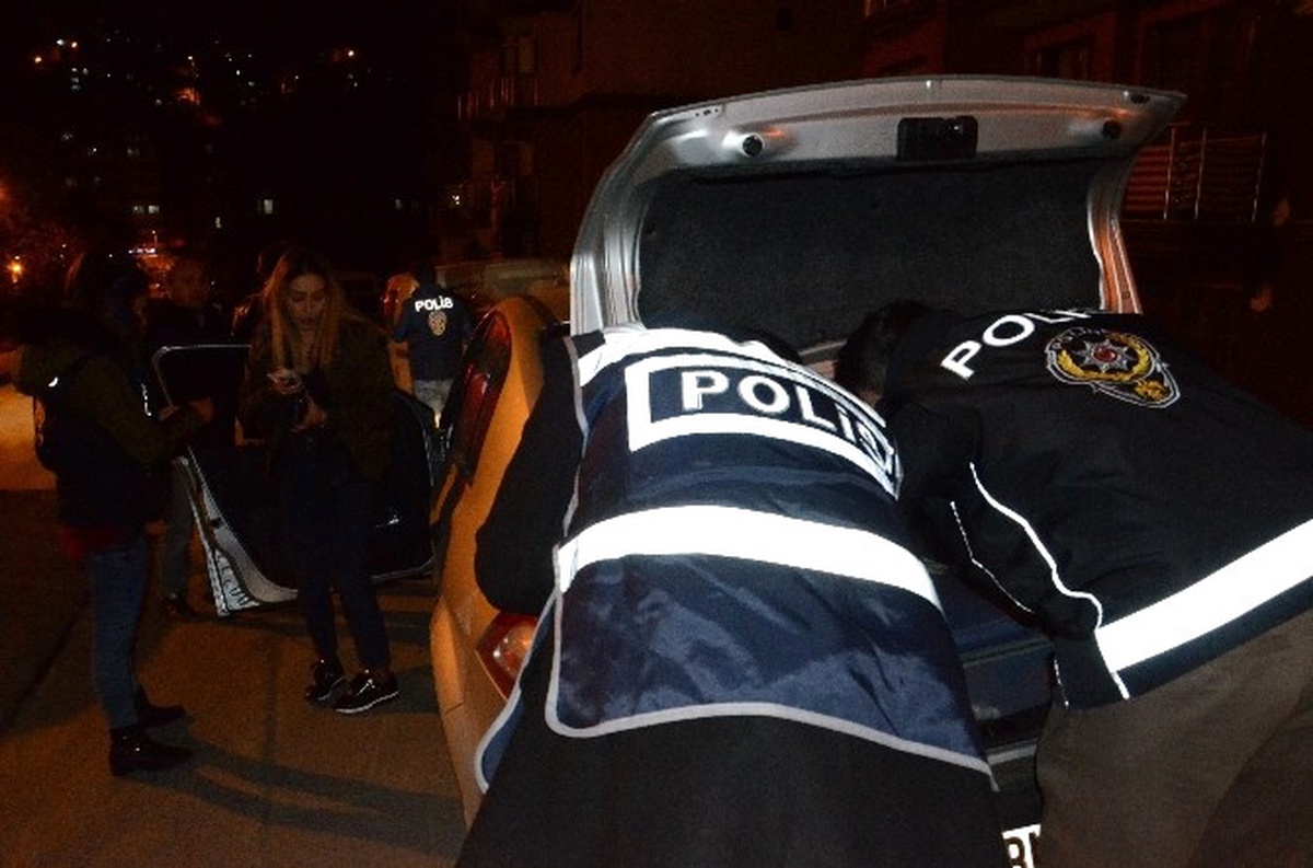 Zonguldak\'ta Huzur Uygulamasında Silah ve Uyuşturucu Ele Geçirildi