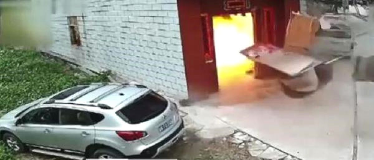 Alevler Arasından Canını Böyle Kurtardı