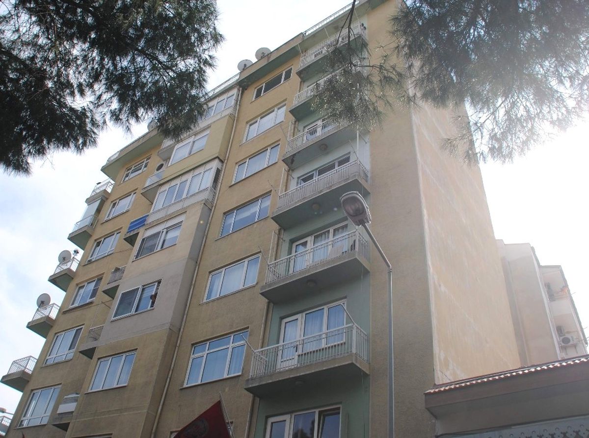 Aydın\'da Çatıdan Yükselen Duman Korkuttu
