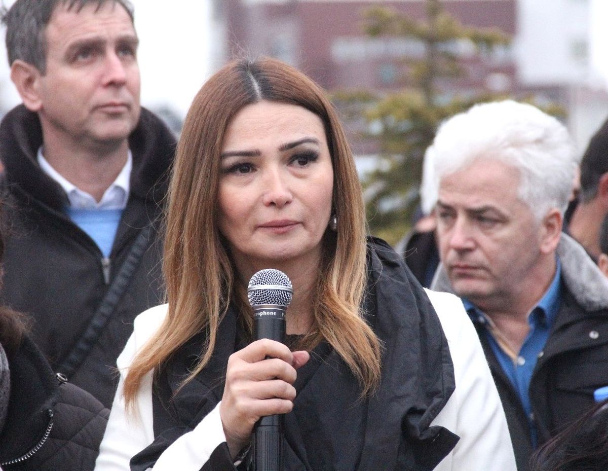 Azerbaycan Milletvekili Paşayeva \'Karabağ Parkı\' Açılışında Gözyaşlarını Tutamadı