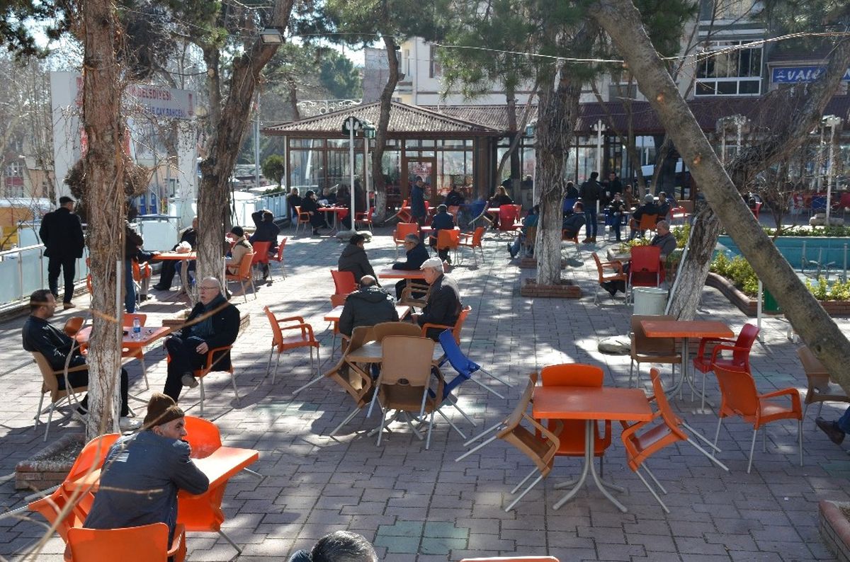 Bilecik\'te Havaların Isınmasıyla Vatandaş Parklara Koştu