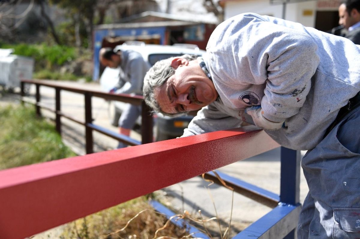 Büyükşehir Belediyesi, Mersin İdmanyurdu\'nun Renklerini Mahallelere Nakşediyor