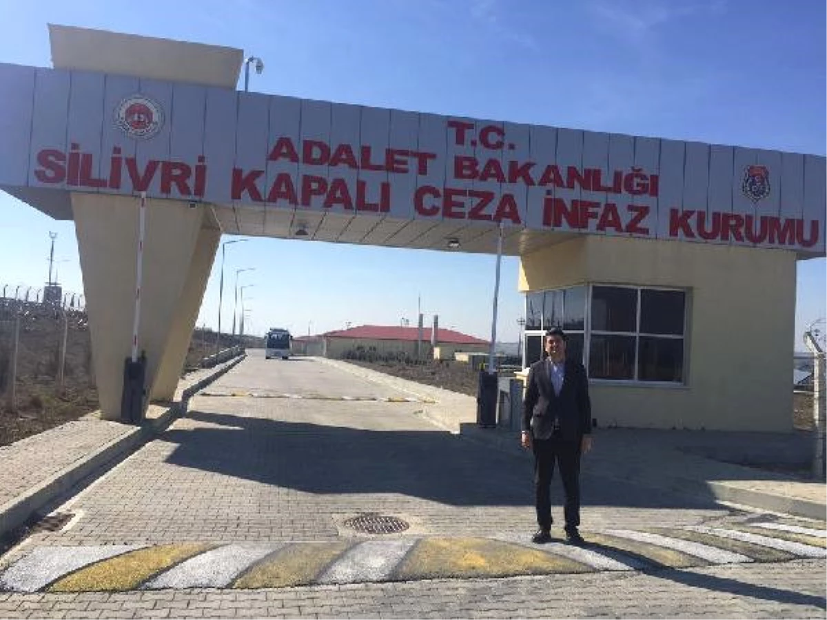 CHP\'li Adıgüzel\'den, Cumhurbaşkanı\'na Hakaretten Tutuklanan Gence Ziyaret