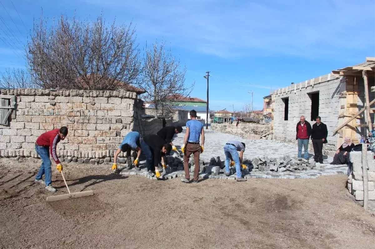 Develi\'de Köylerde Parke Çalışmaları Devam Ediyor