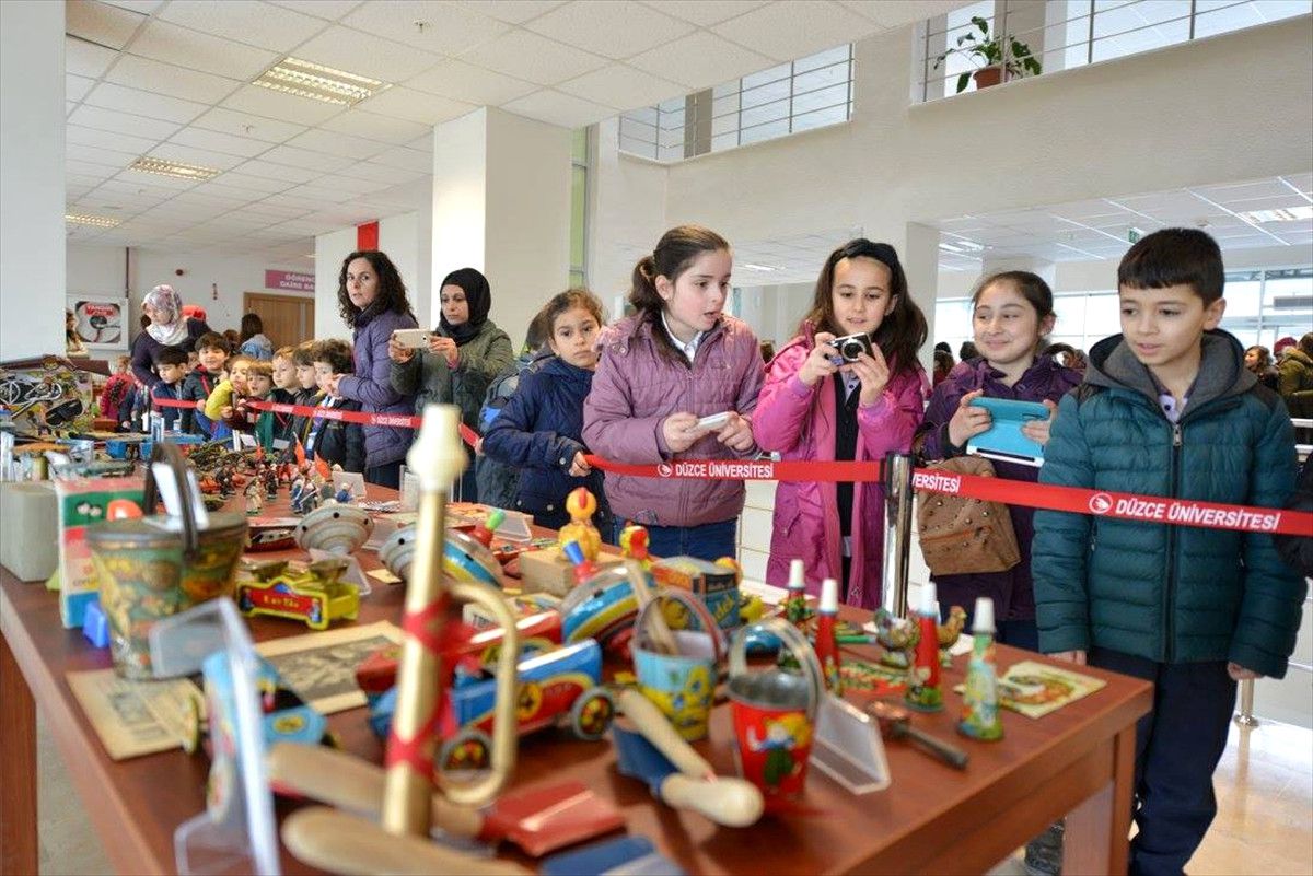 Düzce Üniversitesinde Oyuncak Sergisi Açıldı